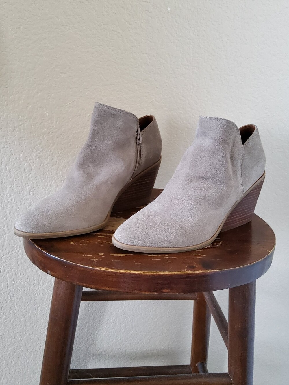 Lucky Brand Stayci Taupe Suede Ankle Booties - Size 9.5M NWOB - Picture 3 of 9